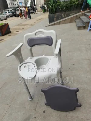 The Signature Series Shower Chair • Bathroom Equipment Commlde Chair