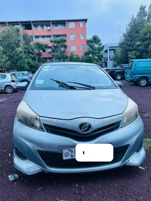 Toyota Yaris 2011 Silver
