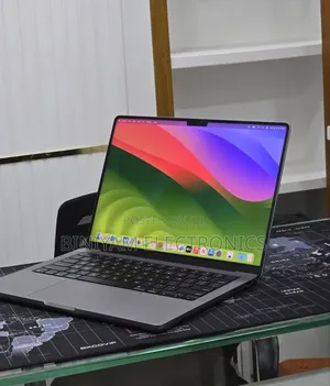 New Laptop Apple MacBook Pro 2023 M3 8GB Apple M3 Pro SSD 512GB