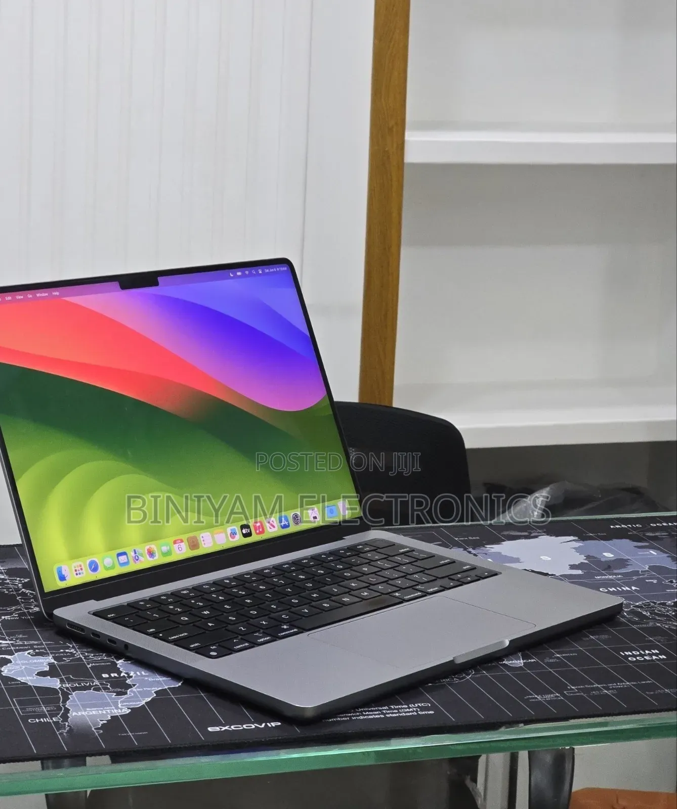 New Laptop Apple MacBook Pro 2023 M3 8GB Apple M3 Pro SSD 512GB