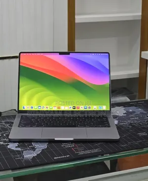 New Laptop Apple MacBook Pro 2023 M3 8GB Apple M3 Pro SSD 512GB