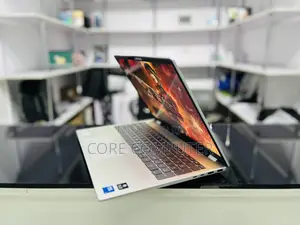 New Laptop HP OmniBook 7 16" 16GB Intel Core 7 SSD 512GB