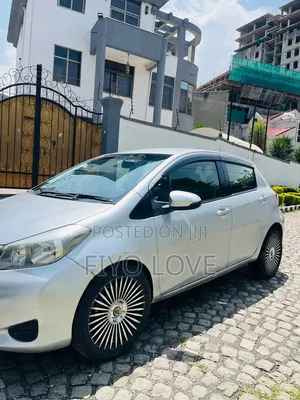 Toyota Yaris 2014 Silver
