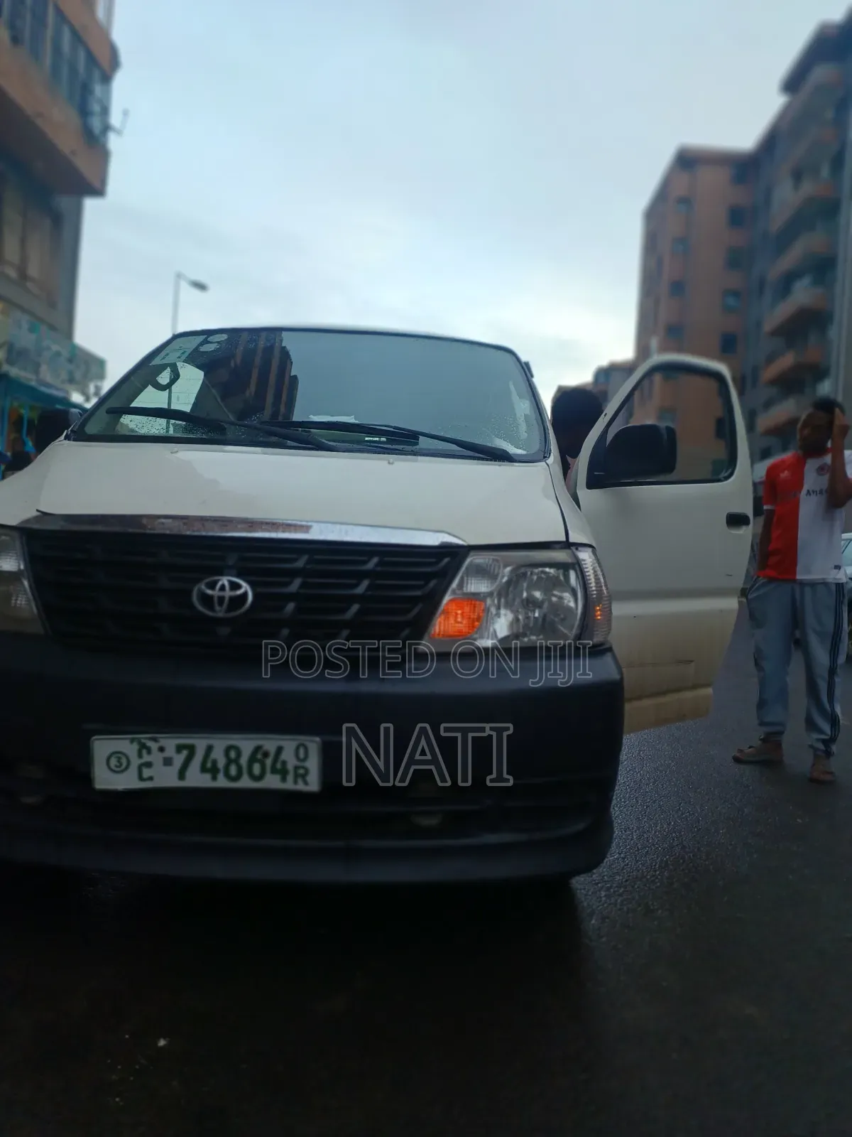Toyota Quantum 2011 White