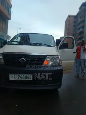 Toyota Quantum 2011 White