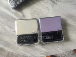 New Samsung Galaxy Z Flip4 512 GB