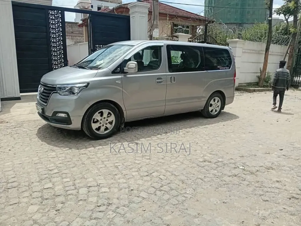 Hyundai Starex 2021 Silver