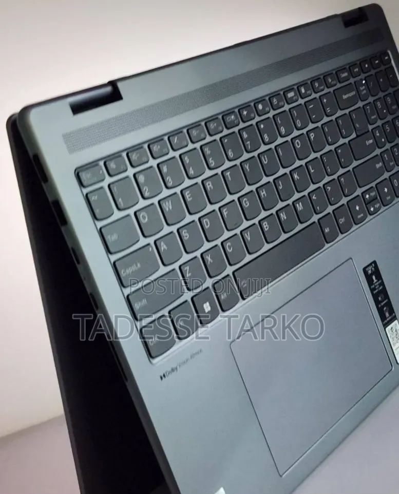 New Laptop Lenovo Yoga 7i 16GB Intel Core i7 SSD 512GB