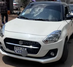 Suzuki Swift 2022 White
