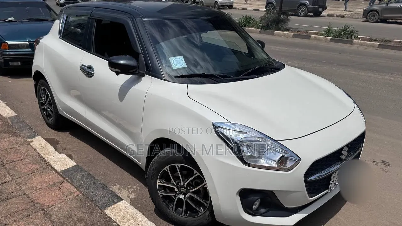 Suzuki Swift 2022 White