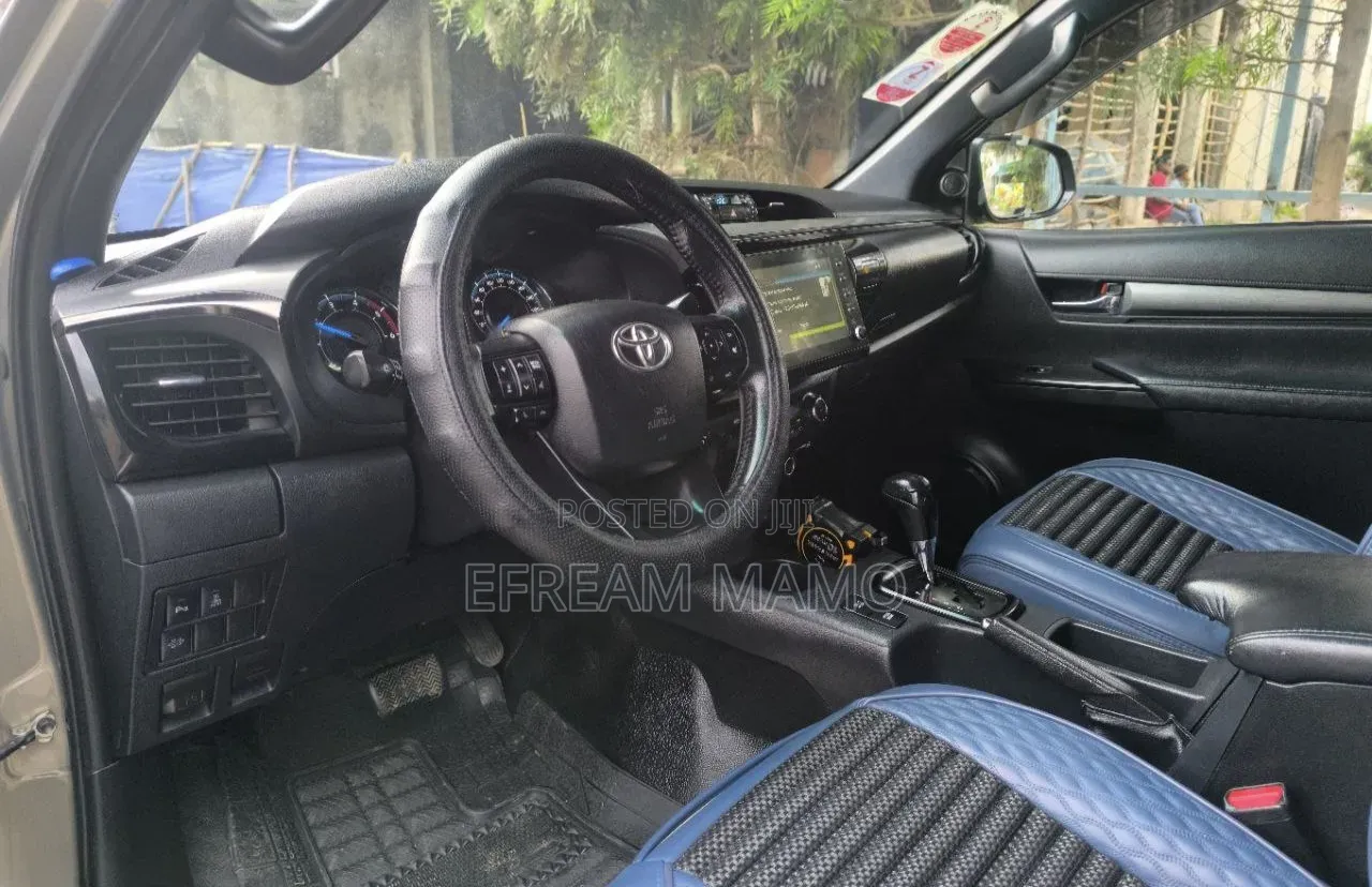 Toyota Hilux 2014