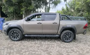 Toyota Hilux 2014