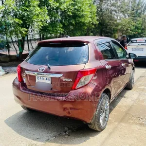 Toyota Yaris 2011 Red