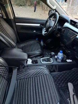 Toyota Hilux 2019 Silver
