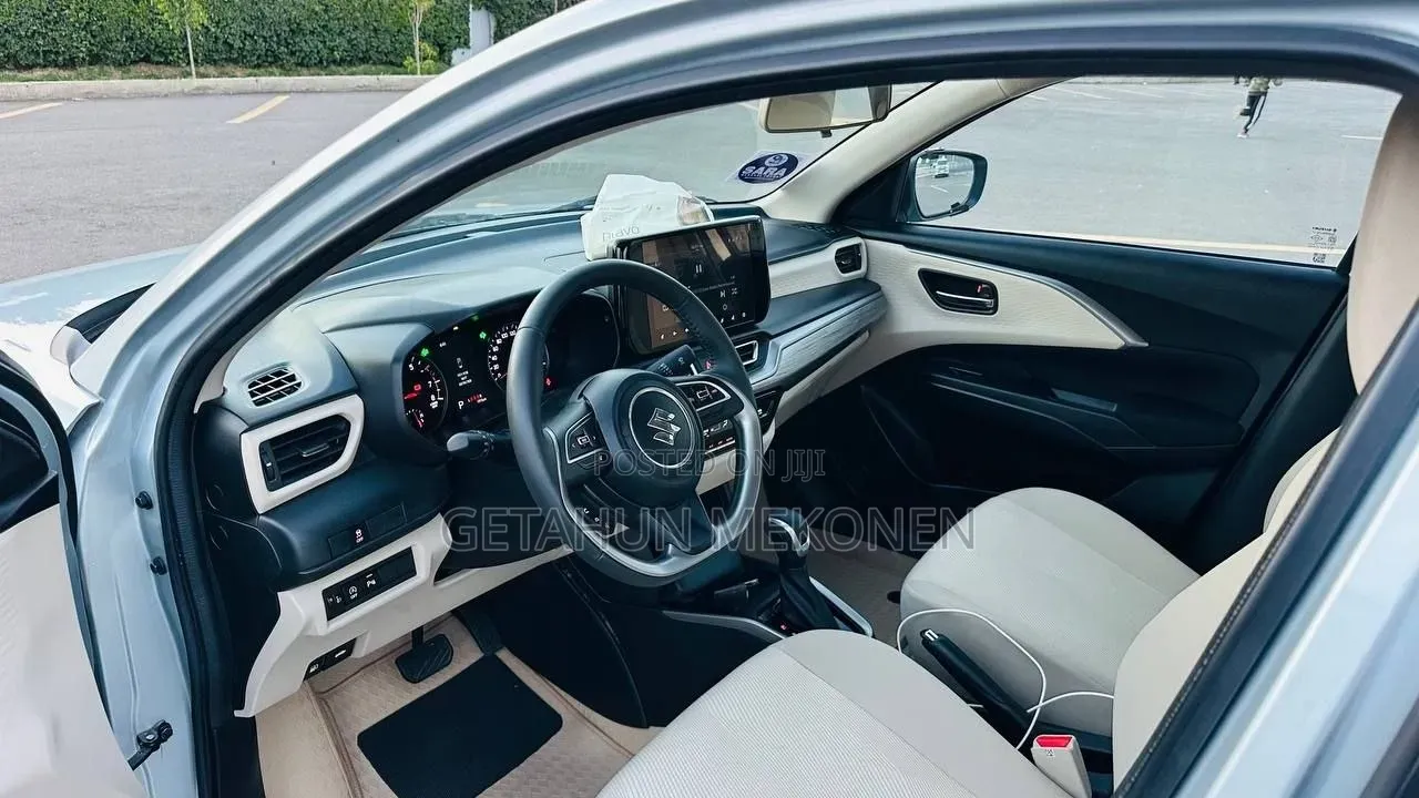 Suzuki Dzire 2025 Silver