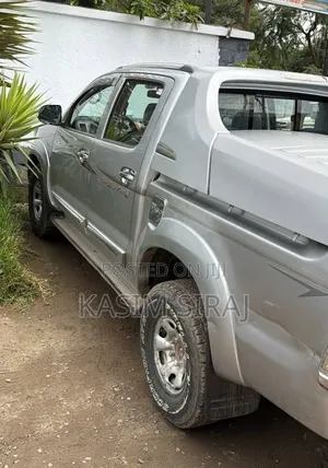 Toyota Hilux 2015 Silver
