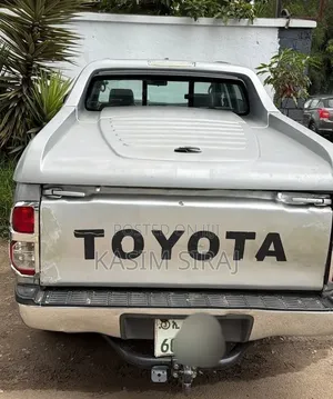 Toyota Hilux 2015 Silver