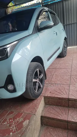 Car 2022 Blue