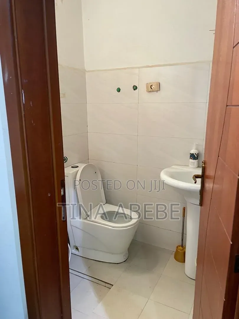 6bdrm House in አስቸካይ የሚሸጥ ቤት, Akaky Kaliti for sale