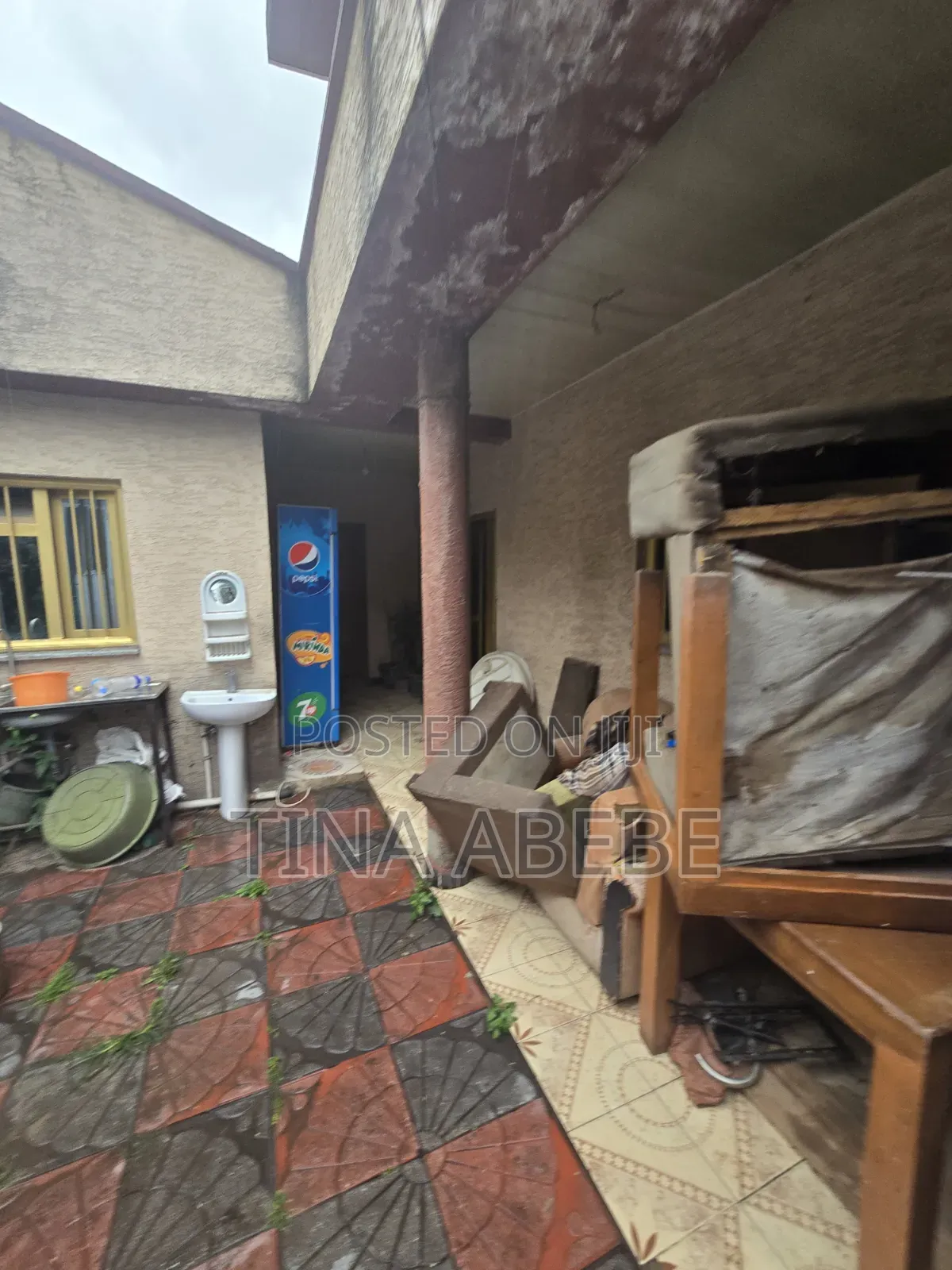 4bdrm Villa in Akaky Kaliti for sale