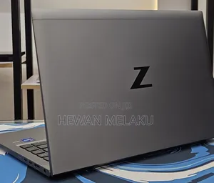 New Laptop HP ZBook Firefly G8 16GB Intel Core i7 SSD 512GB