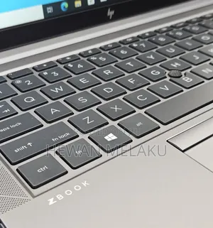New Laptop HP ZBook Firefly G8 16GB Intel Core i7 SSD 512GB