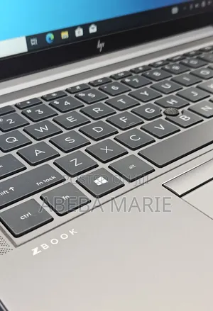 New Laptop HP ZBook Firefly G8 16GB Intel Core i7 SSD 512GB