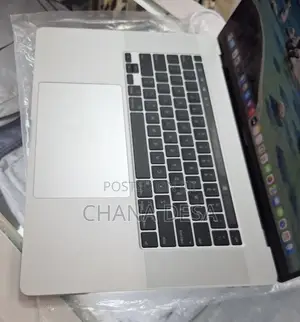 New Laptop Apple MacBook Pro 2019 32GB Intel Core i9 SSD 1T