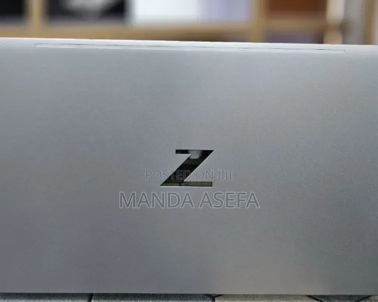 New Laptop HP ZBook Firefly G8 16GB Intel Core i7 SSD 512GB