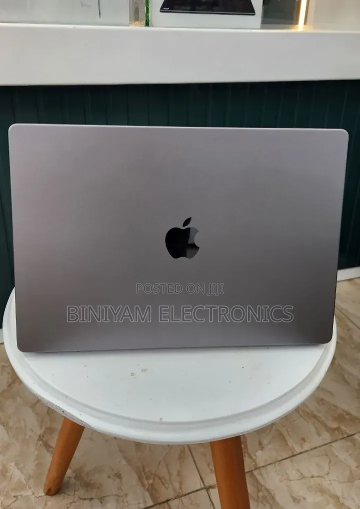 New Laptop Apple MacBook Pro 2021 M1 16GB Apple M1 Pro SSD 1T