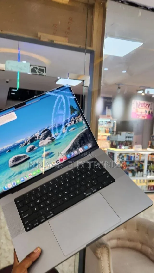 New Laptop Apple MacBook Pro 2021 M1 16GB Apple M1 Pro SSD 1T
