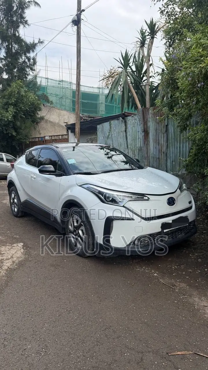 Toyota C-HR 2022 White
