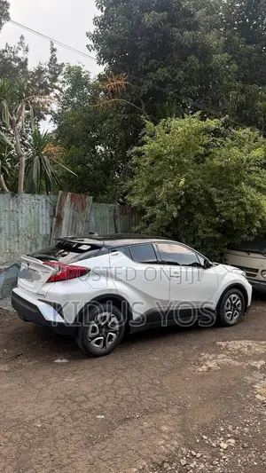 Toyota C-HR 2022 White