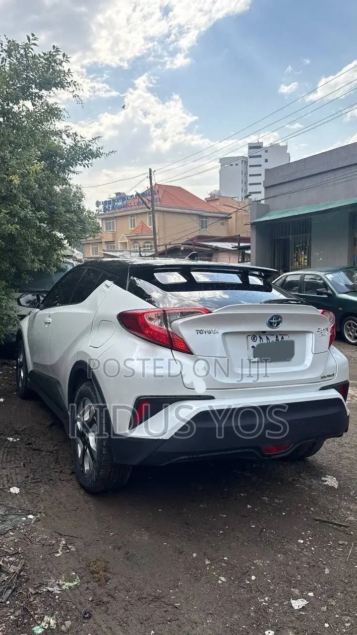 Toyota C-HR 2022 White