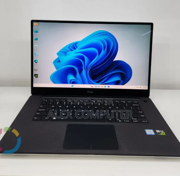 New Laptop Dell XPS 15 16GB Intel Core i7 SSD 512GB