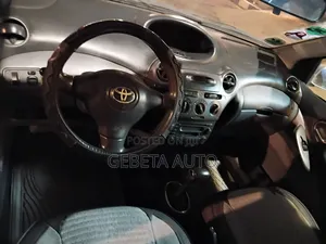 Toyota Vitz 2002