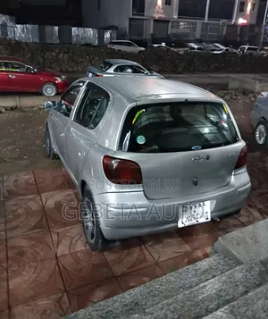 Toyota Vitz 2002