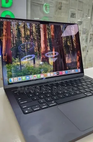 New Laptop Apple MacBook Pro 2023 M3 18GB Intel Core i5 SSD 512GB