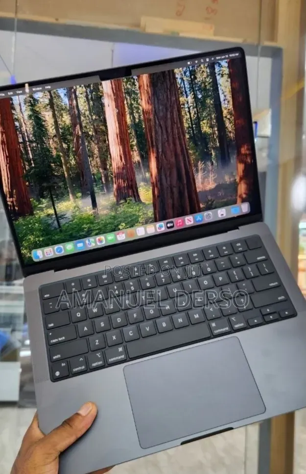 New Laptop Apple MacBook Pro 2023 M3 18GB Intel Core i5 SSD 512GB