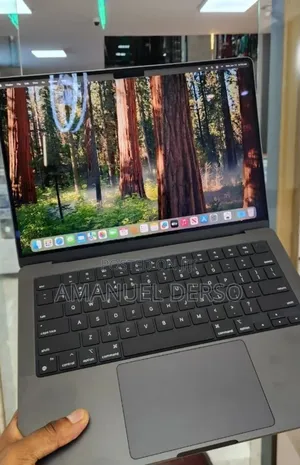 New Laptop Apple MacBook Pro 2023 M3 18GB Intel Core i5 SSD 512GB