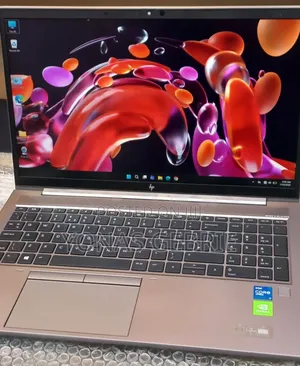 New Laptop HP ZBook 15u G5 16GB Intel Core i7 SSD 512GB