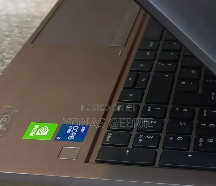 New Laptop HP ZBook 15u G5 16GB Intel Core i7 SSD 512GB