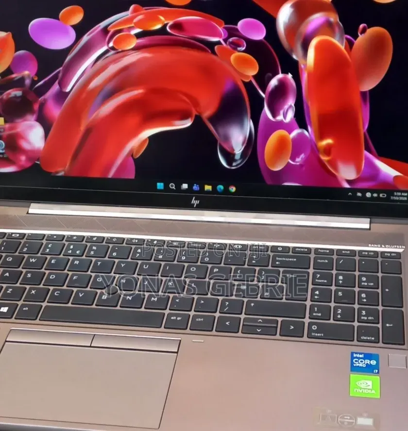 New Laptop HP ZBook 15u G5 16GB Intel Core i7 SSD 512GB