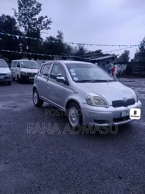 Toyota Vitz 2003 Silver