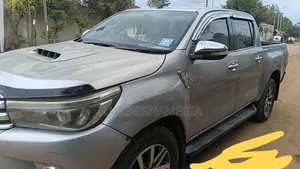 Toyota Hilux 2018 Gray