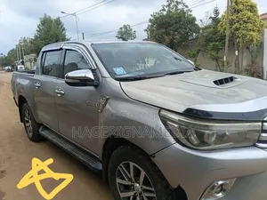 Toyota Hilux 2018 Gray