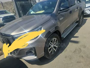 Toyota Hilux 2020 Gray