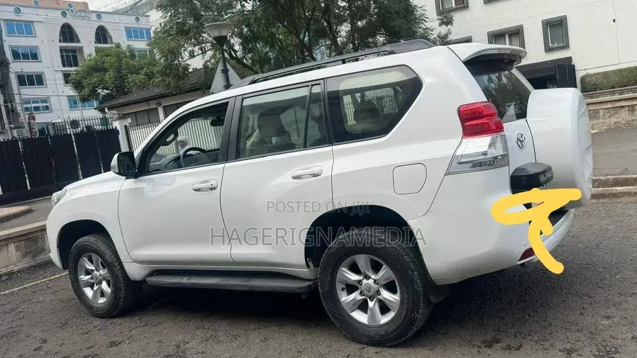 Toyota Land Cruiser Prado 2011 White