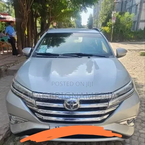 Toyota Rush 2021 Silver