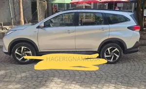 Toyota Rush 2021 Silver